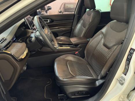 JEEP Commander 2.0 16V 4P TD380 OVERLAND 4X4 TURBO DIESEL AUTOM�TICO AT9, Foto 2