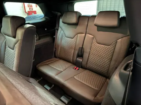 JEEP Commander 2.0 16V 4P TD380 OVERLAND 4X4 TURBO DIESEL AUTOM�TICO AT9, Foto 10