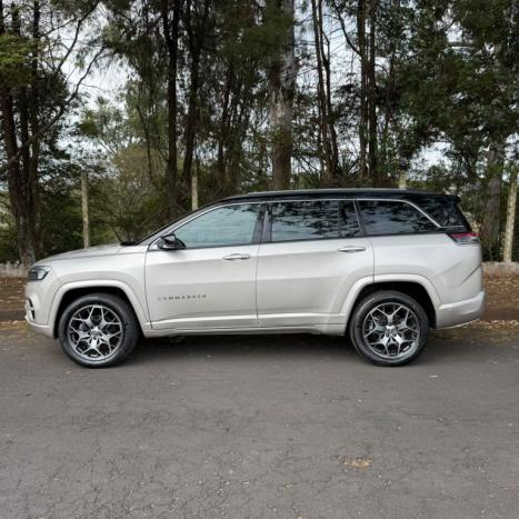 JEEP Commander 2.0 16V 4P TD380 OVERLAND 4X4 TURBO DIESEL AUTOM�TICO AT9, Foto 2
