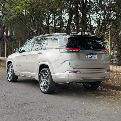 JEEP Commander 2.0 16V 4P TD380 OVERLAND 4X4 TURBO DIESEL AUTOM�TICO AT9, Foto 3