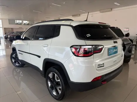 JEEP Compass 2.0 16V 4P TRAILHAWK TURBO DIESEL 4X4 AUTOMÁTICO, Foto 7 JEEP Compass 2.0 16V 4P TRAILHAWK TURBO DIESEL 4X4 AUTOMÁTICO, Foto 7