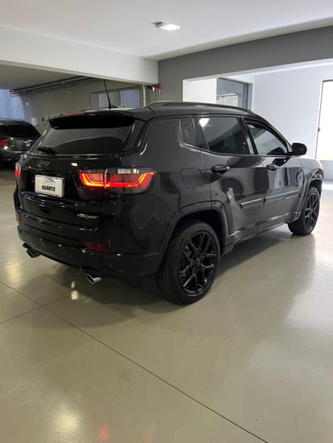 JEEP Compass 2.0 16V 4P HURRICANE 4 TURBO BLACKHAWK AUTOMÁTICO AT9, Foto 4 JEEP Compass 2.0 16V 4P HURRICANE 4 TURBO BLACKHAWK AUTOMÁTICO AT9, Foto 4