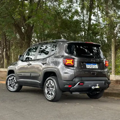JEEP Renegade 1.3 16V 4P FLEX T270 TRAILHAWK 4X4 TURBO AUTOMÁTICO, Foto 3 JEEP Renegade 1.3 16V 4P FLEX T270 TRAILHAWK 4X4 TURBO AUTOMÁTICO, Foto 3