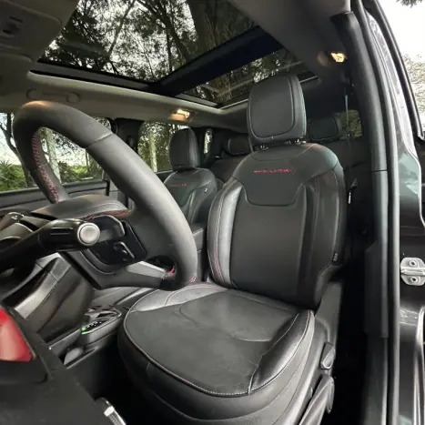 JEEP Renegade 1.3 16V 4P FLEX T270 TRAILHAWK 4X4 TURBO AUTOMÁTICO, Foto 8 JEEP Renegade 1.3 16V 4P FLEX T270 TRAILHAWK 4X4 TURBO AUTOMÁTICO, Foto 8