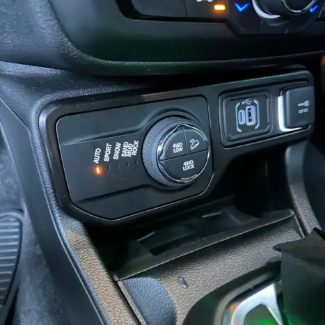 JEEP Renegade 1.3 16V 4P FLEX T270 TRAILHAWK 4X4 TURBO AUTOMÁTICO, Foto 11 JEEP Renegade 1.3 16V 4P FLEX T270 TRAILHAWK 4X4 TURBO AUTOMÁTICO, Foto 11