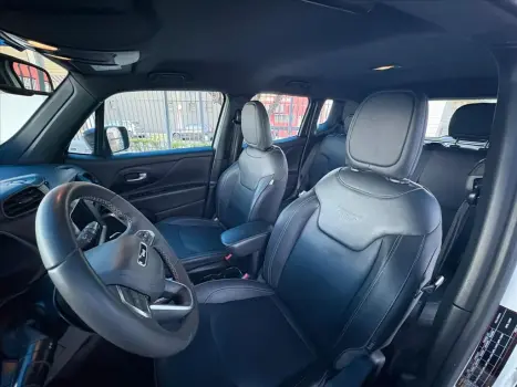 JEEP Renegade 1.3 16V 4P FLEX T270 S 4X4 TURBO AUTOMÁTICO, Foto 15 JEEP Renegade 1.3 16V 4P FLEX T270 S 4X4 TURBO AUTOMÁTICO, Foto 15