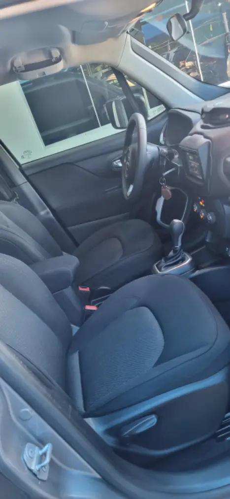 JEEP Renegade 1.8 16V 4P FLEX AUTOMÁTICO, Foto 6 JEEP Renegade 1.8 16V 4P FLEX AUTOMÁTICO, Foto 6