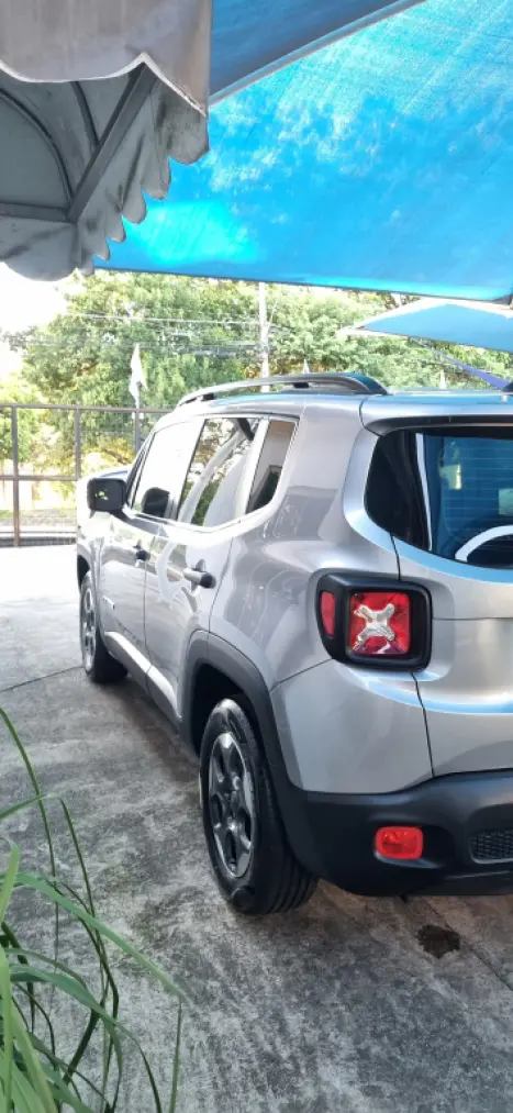 JEEP Renegade 1.8 16V 4P FLEX AUTOMÁTICO, Foto 11 JEEP Renegade 1.8 16V 4P FLEX AUTOMÁTICO, Foto 11