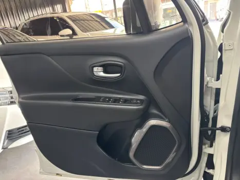 JEEP Renegade 1.8 16V 4P LIMITED FLEX AUTOMÁTICO, Foto 18 JEEP Renegade 1.8 16V 4P LIMITED FLEX AUTOMÁTICO, Foto 18