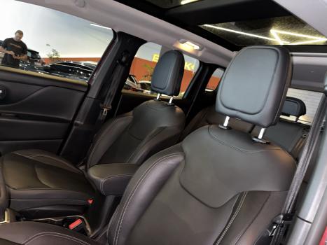 JEEP Renegade 1.8 16V 4P LIMITED FLEX AUTOM�TICO, Foto 12