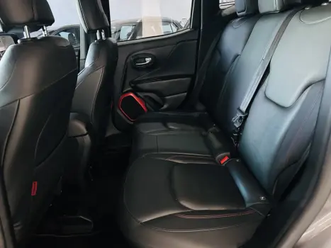 JEEP Renegade 2.0 16V 4P TURBO DIESEL TRAILHAWK 4X4 AUTOMÁTICO, Foto 4 JEEP Renegade 2.0 16V 4P TURBO DIESEL TRAILHAWK 4X4 AUTOMÁTICO, Foto 4