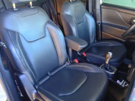 JEEP Renegade 2.0 16V 4P TURBO DIESEL LONGITUDE 4X4 AUTOM�TICO, Foto 12