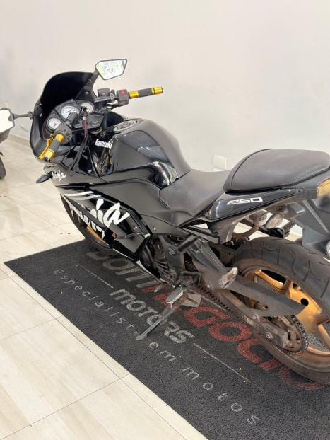KAWASAKI Ninja 250 R, Foto 5