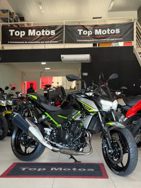 KAWASAKI Z 400 ABS, Foto 1