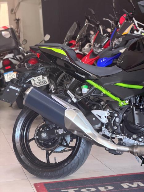 KAWASAKI Z 400 ABS, Foto 4