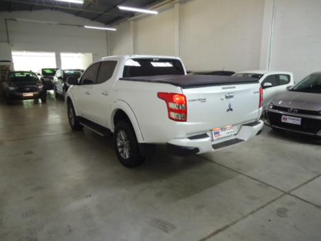 MITSUBISHI L 200 2.5 SPORT HPE 4X4 CABINE DUPLA TURBO INTECOOLER AUTOMÁTICO, Foto 7 MITSUBISHI L 200 2.5 SPORT HPE 4X4 CABINE DUPLA TURBO INTECOOLER AUTOMÁTICO, Foto 7
