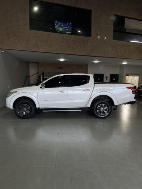 MITSUBISHI L 200 2.5 SPORT HPE 4X4 CABINE DUPLA TURBO INTECOOLER AUTOM�TICO, Foto 5