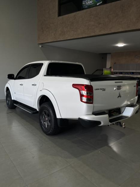 MITSUBISHI L 200 2.5 SPORT HPE 4X4 CABINE DUPLA TURBO INTECOOLER AUTOM�TICO, Foto 8