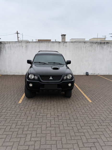 MITSUBISHI L 200 2.5 SPORT HPE 4X4 CABINE DUPLA TURBO INTECOOLER, Foto 2