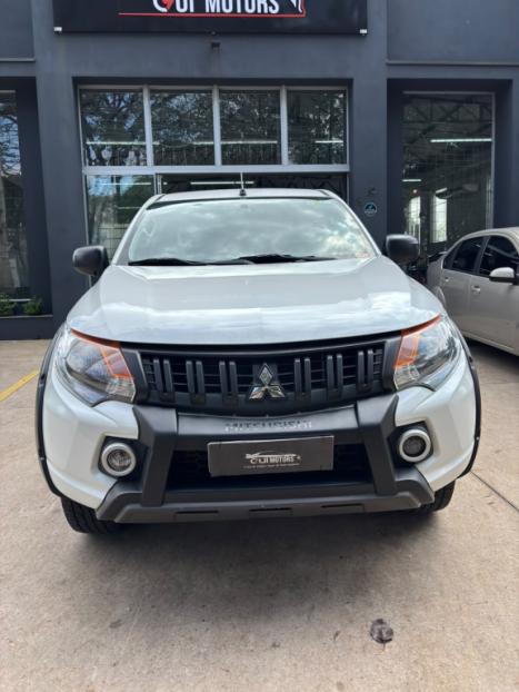 MITSUBISHI L 200 Outdoor 3.2 16V 4X4 CABINE DUPLA TURBO DIESEL INTERCOOLER, Foto 3