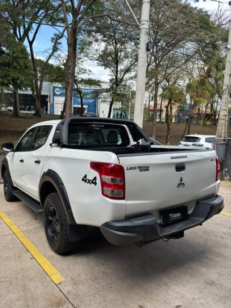 MITSUBISHI L 200 Outdoor 3.2 16V 4X4 CABINE DUPLA TURBO DIESEL INTERCOOLER, Foto 8