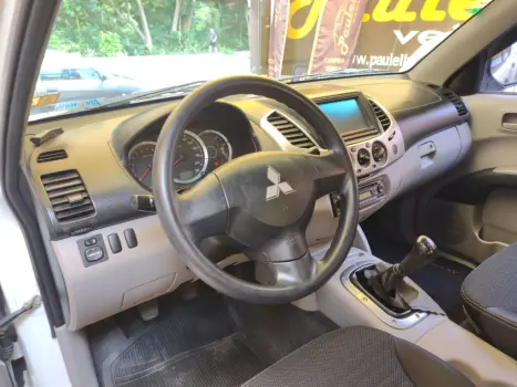 MITSUBISHI L 200 Triton 2.4 16V FLEX HLS CABINE DUPLA, Foto 8