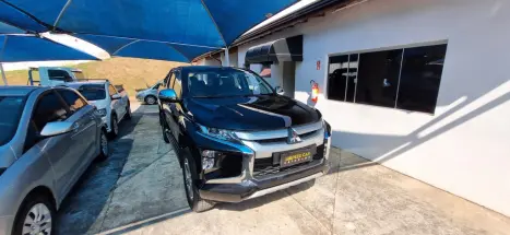 MITSUBISHI L 200 Triton 2.4 16V SPORT HPE 4X4 CABINE DUPLA TURBO DIESEL AUTOMÁTICO, Foto 18 MITSUBISHI L 200 Triton 2.4 16V SPORT HPE 4X4 CABINE DUPLA TURBO DIESEL AUTOMÁTICO, Foto 18
