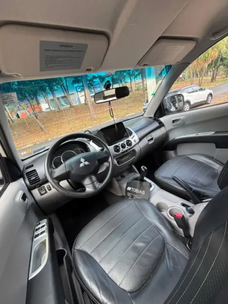 MITSUBISHI L 200 Triton 2.4 16V FLEX HLS CABINE DUPLA, Foto 10