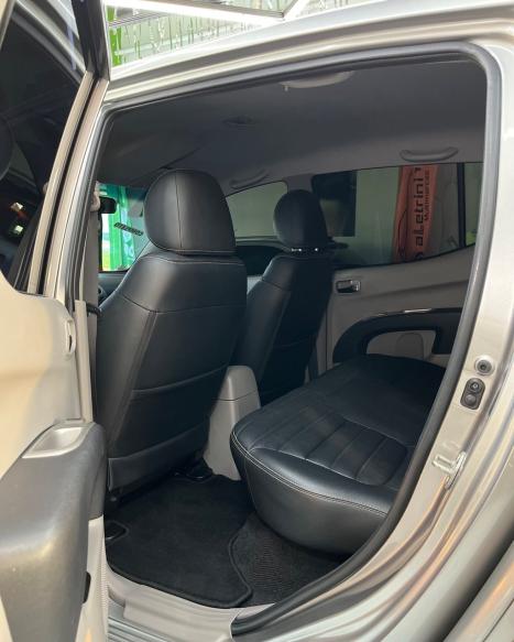 MITSUBISHI L 200 Triton 2.4 16V FLEX HLS CHROME CABINE DUPLA, Foto 9