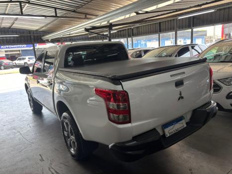 MITSUBISHI L 200 Triton 2.4 16V FLEX GL CABINE DUPLA, Foto 2