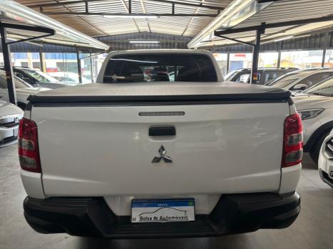 MITSUBISHI L 200 Triton 2.4 16V FLEX GL CABINE DUPLA, Foto 4