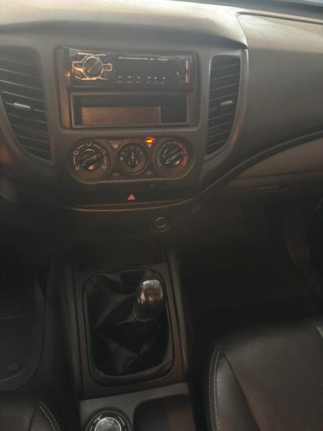 MITSUBISHI L 200 Triton 2.4 16V FLEX GL CABINE DUPLA, Foto 13