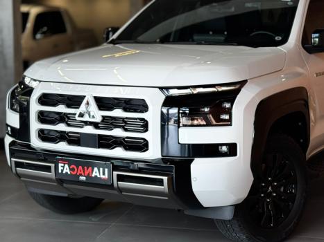 MITSUBISHI L 200 Triton , Foto 2