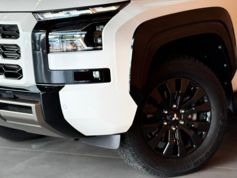 MITSUBISHI L 200 Triton , Foto 4