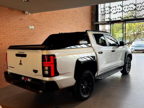 MITSUBISHI L 200 Triton , Foto 9