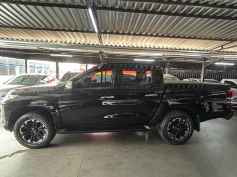 MITSUBISHI L 200 Triton 2.4 16V SPORT HPE 4X4 CABINE DUPLA TURBO DIESEL AUTOMTICO, Foto 7
