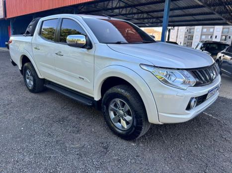 MITSUBISHI L 200 Triton 2.4 16V SPORT HPE TOP 4X4 CABINE DUPLA TURBO DIESEL AUTOMTICO, Foto 4