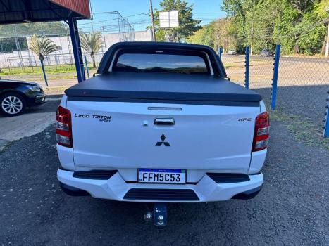 MITSUBISHI L 200 Triton 2.4 16V SPORT HPE TOP 4X4 CABINE DUPLA TURBO DIESEL AUTOMTICO, Foto 6