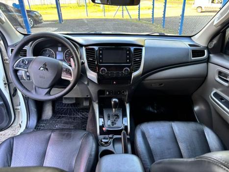 MITSUBISHI L 200 Triton 2.4 16V SPORT HPE TOP 4X4 CABINE DUPLA TURBO DIESEL AUTOMTICO, Foto 9