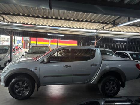 MITSUBISHI L 200 Triton 3.2 16V HPE 4X4 CABINE DUPLA TURBO DIESEL INTERCOOLER AUTOMTICO, Foto 7