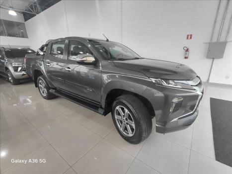 MITSUBISHI L 200 Triton 2.4 16V SPORT HPE 4X4 CABINE DUPLA TURBO DIESEL AUTOMTICO, Foto 2