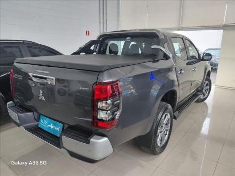 MITSUBISHI L 200 Triton 2.4 16V SPORT HPE 4X4 CABINE DUPLA TURBO DIESEL AUTOMTICO, Foto 7