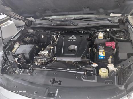 MITSUBISHI L 200 Triton 2.4 16V SPORT HPE 4X4 CABINE DUPLA TURBO DIESEL AUTOMTICO, Foto 11