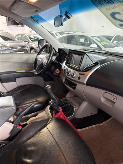 MITSUBISHI L 200 Triton 3.2 16V HPE 4X4 CABINE DUPLA TURBO DIESEL INTERCOOLER, Foto 4