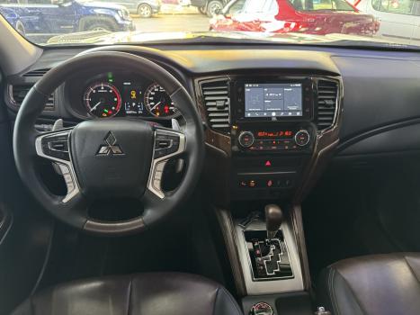 MITSUBISHI L 200 Triton 2.4 16V SPORT HPE-S 4X4 CABINE DUPLA TURBO DIESEL AUTOM�TICO, Foto 9