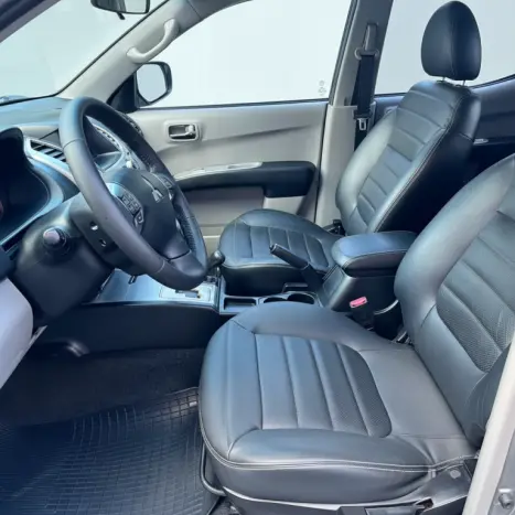 MITSUBISHI L 200 Triton 3.5 V6 HPE 4X4 FLEX CABINE DUPLA AUTOM�TICO, Foto 9