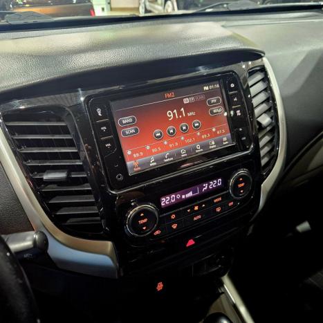 MITSUBISHI L 200 Triton 2.4 16V SPORT HPE 4X4 CABINE DUPLA TURBO DIESEL AUTOM�TICO, Foto 7