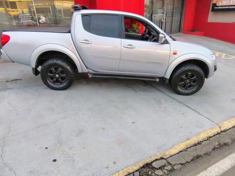 MITSUBISHI L 200 Triton 3.5 V6 HPE 4X4 FLEX CABINE DUPLA, Foto 4