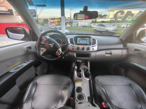 MITSUBISHI L 200 Triton 3.5 V6 HPE 4X4 FLEX CABINE DUPLA, Foto 9