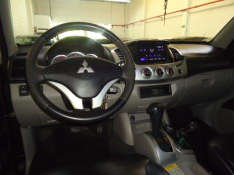 MITSUBISHI L 200 Triton 3.2 16V HPE 4X4 CABINE DUPLA TURBO DIESEL INTERCOOLER AUTOM�TICO, Foto 6